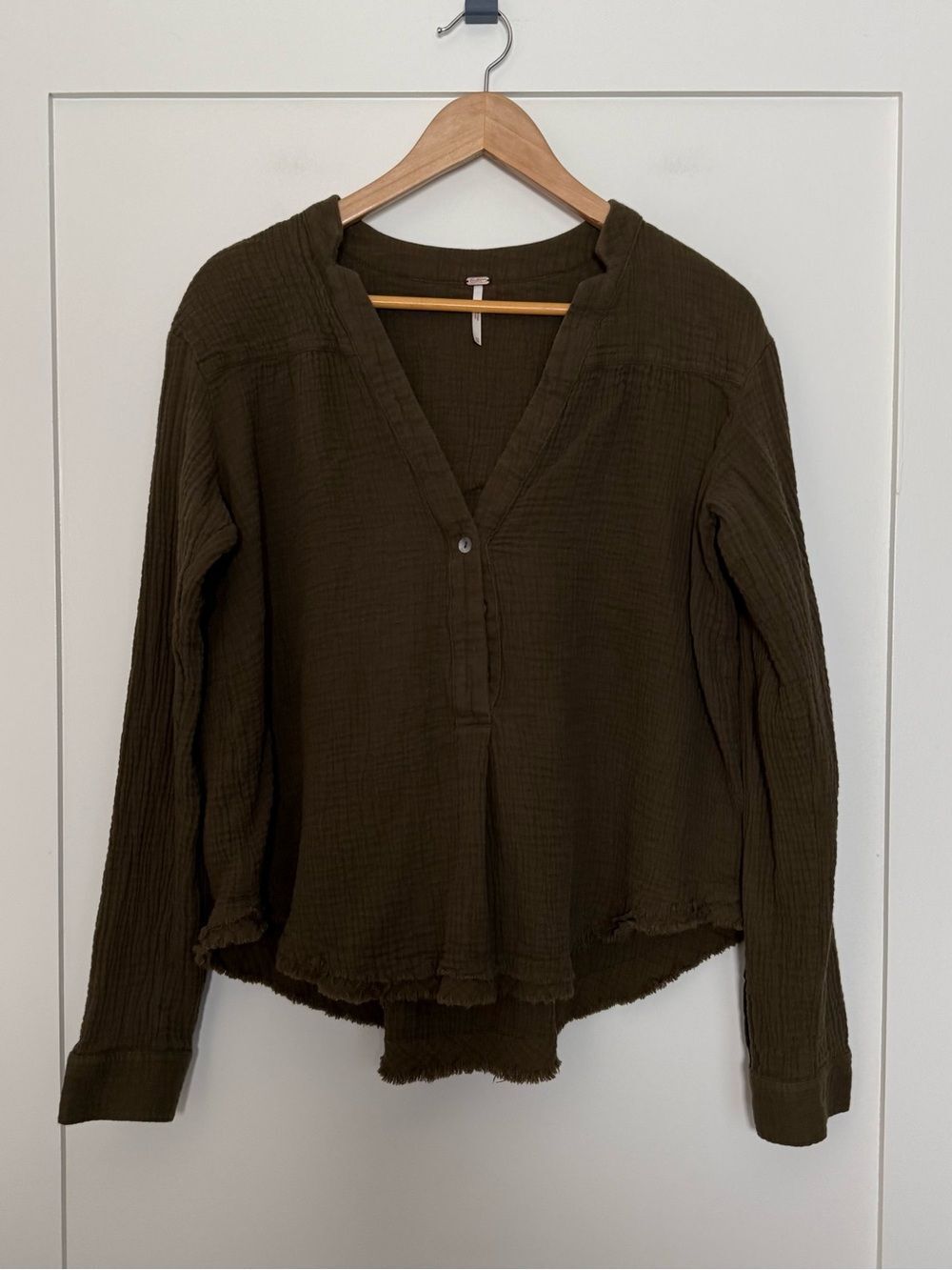 Free People Changing Horizons Top Sz XS Olive Green Gauze Oversized V Neck Boho